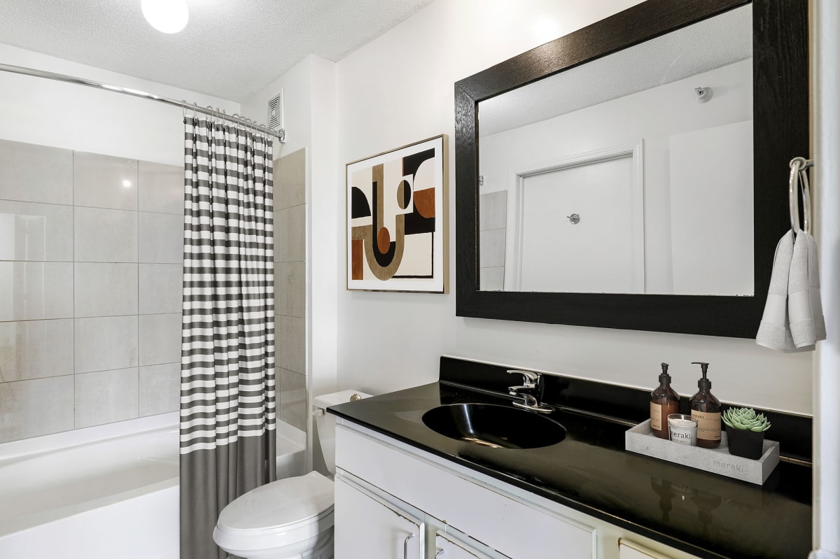 Apartments for Rent in Uptown Minneapolis, MN Uptown Lake